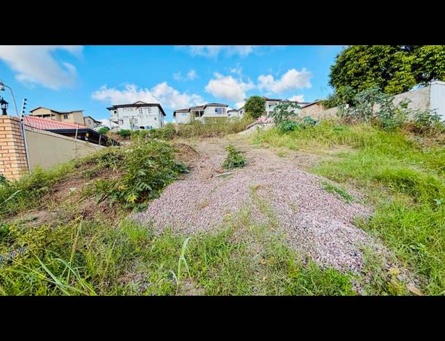 LAND FOR SALE IN UMKUMBAAN